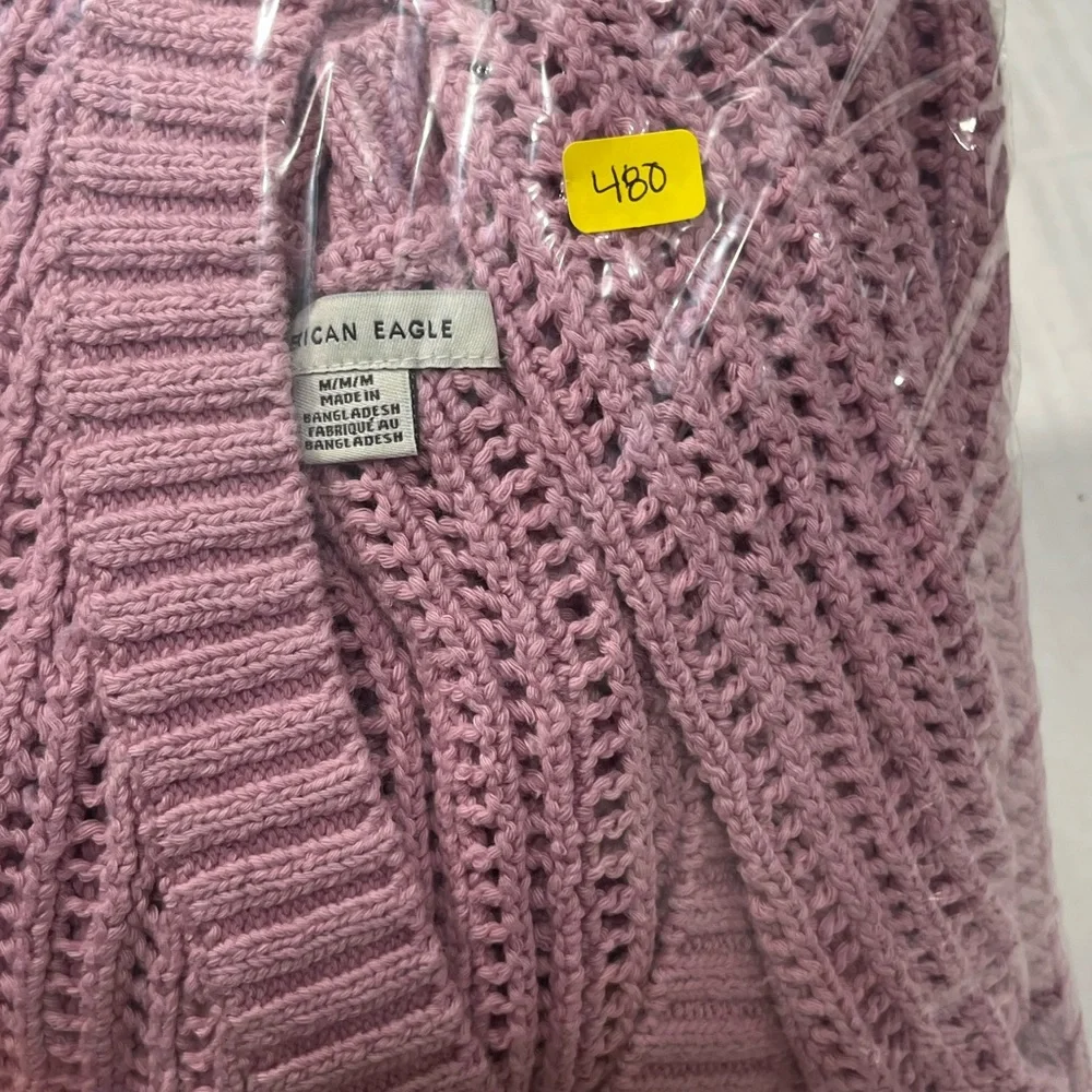 AMERICAN EAGLE DISTRESSED BUTTON CARDIGAN